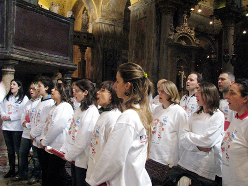 Il Coro Improvvisando alla Santa Messa della Su e Zo