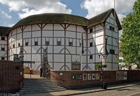 Gli studenti di Tunbridge Wells oggi al Globe Theatre di Londra!